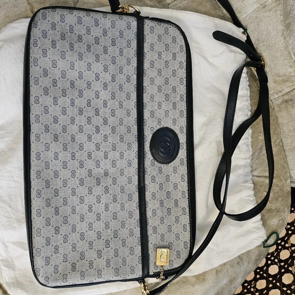 Authentic Vintage Gucci shoulder bag - Picture 2 of 8